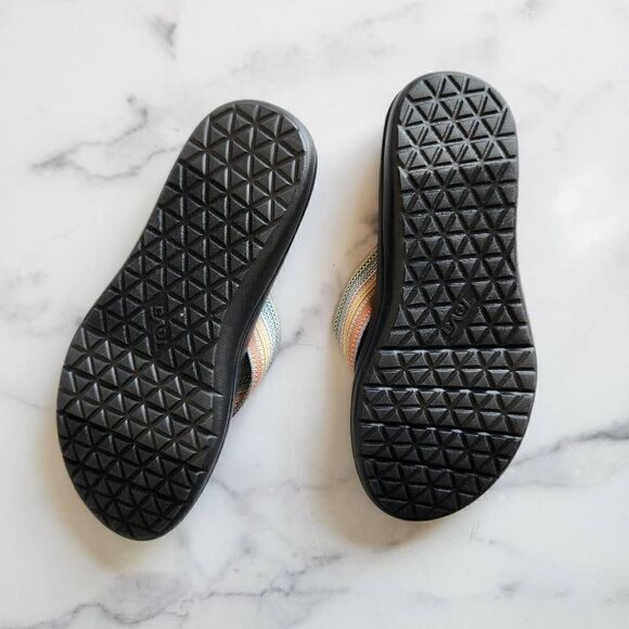 Teva voya flip lightweight kids size 4.5 sandal pastel stripe rainbow - Picture 5 of 7